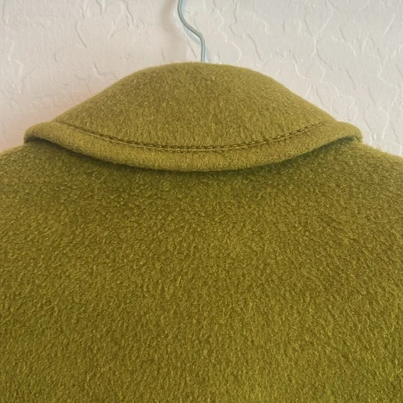 Vintage 1960s Dark Chartreuse Wool Coat Size Medium. - Picture 10 of 15